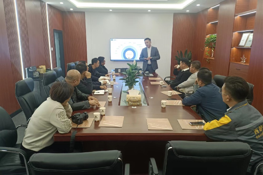 邯郸招商局领导、、、山东河北商会轮值会长、、、、秘书长一行莅临尊龙时凯集团进行指导调研